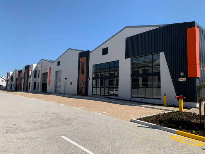 Industrial Unit To Rent in Kraaifontein Central with 3-phase power and large roller door.