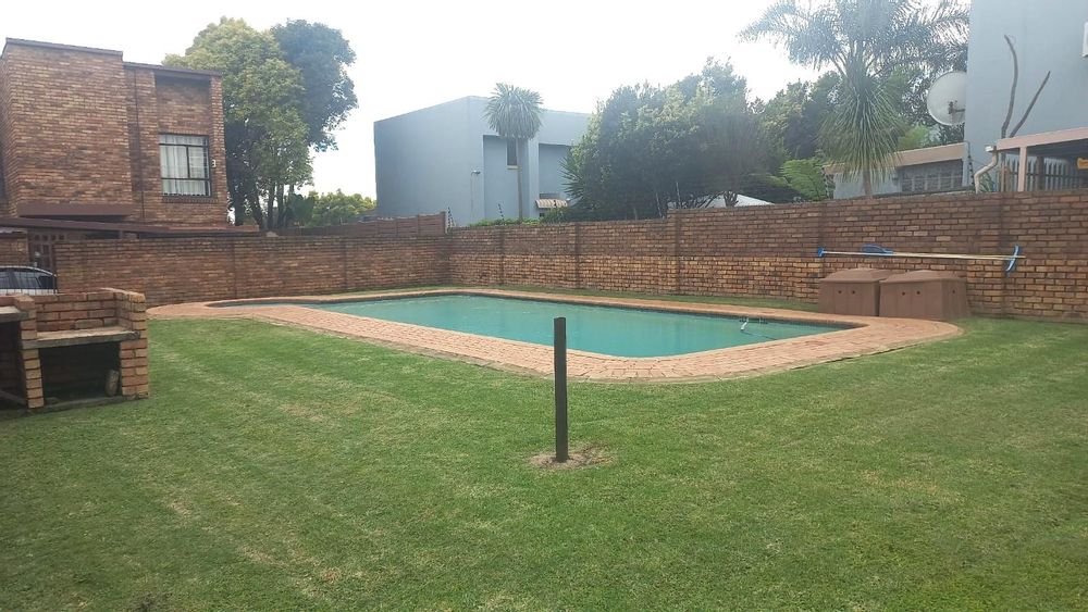 communal pool, private area
