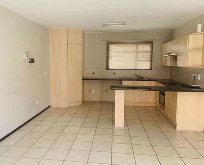 Property #2176039, Townhouse for sale in Vlakfontein