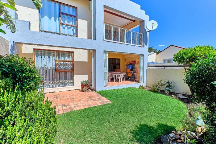 Property #2230773, Townhouse for sale in Corlett Gardens