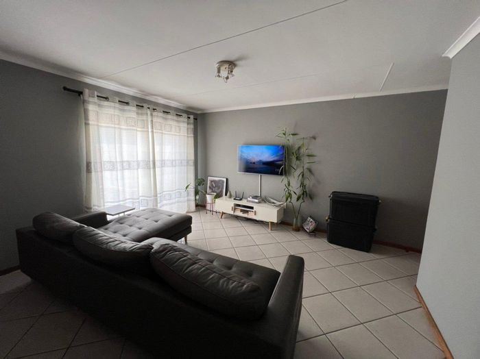 Property #2091790, Apartment for sale in Rocky Crest
