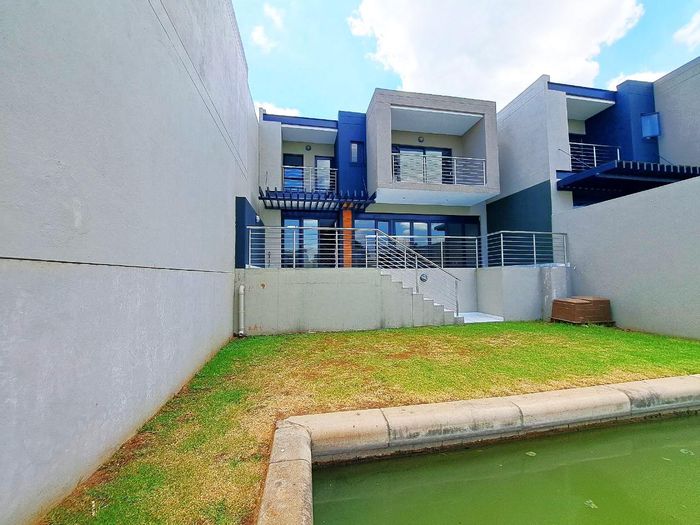 Property #2098273, House for sale in The Island Estate