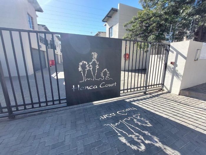 Property #2202226, Townhouse for sale in Klein Windhoek