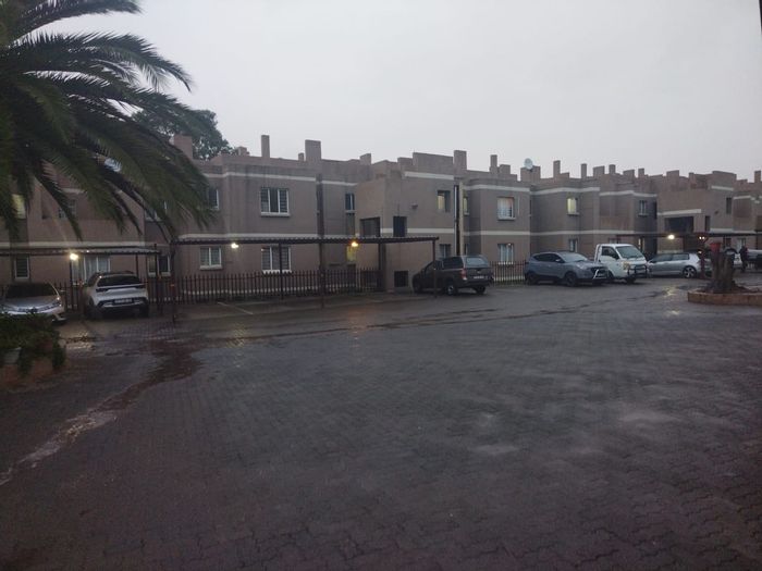 For Sale: Apartment in Primrose with 2 bedrooms, balcony, and secure parking.