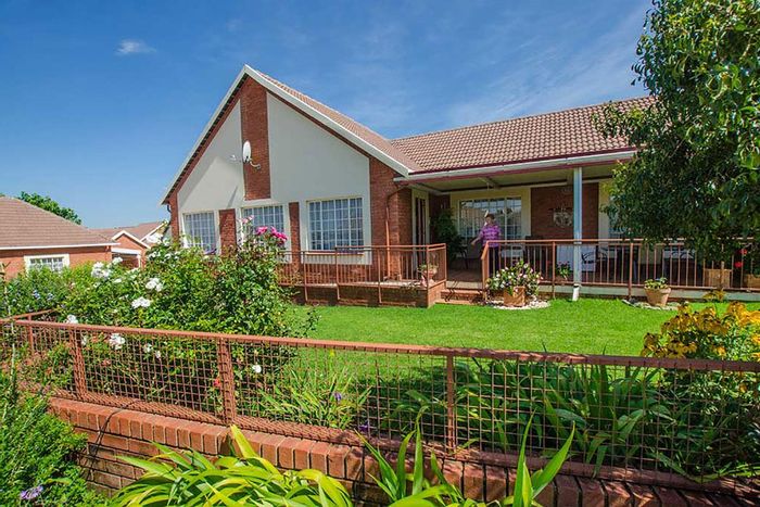 Property #2143824, Retirement Village for sale in Honeydew Manor