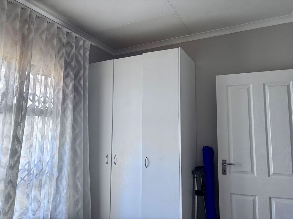 2nd bedroom build in cupboards