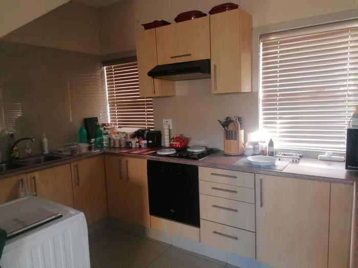 Kleine Kuppe Townhouse For Sale: 2 Bedrooms, Courtyard, Close to Groove Mall.