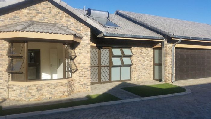 Property #1291869, Townhouse For Sale in Okahandja Central