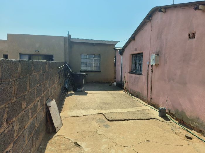 Property #2201525, House for sale in Naledi
