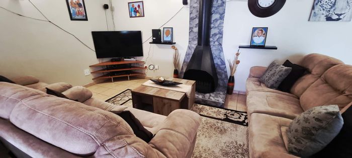 Cimbebasia House For Sale: 4 Bedrooms, 3 Bathrooms, Double Garage, Braai Area.