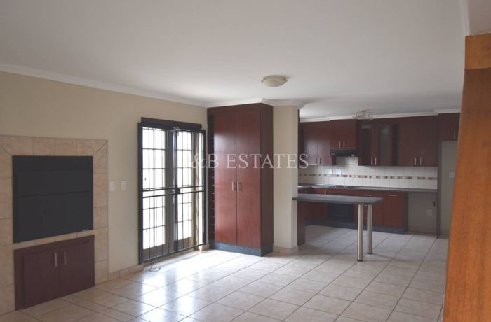 Property #2102604, Townhouse for sale in Fairways Estate