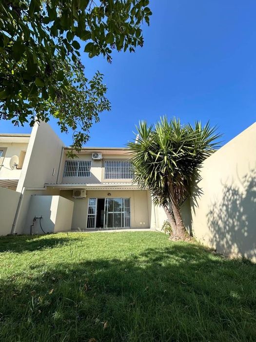 3-Bedroom Townhouse in Eros To Rent with Private Courtyard and Garage.