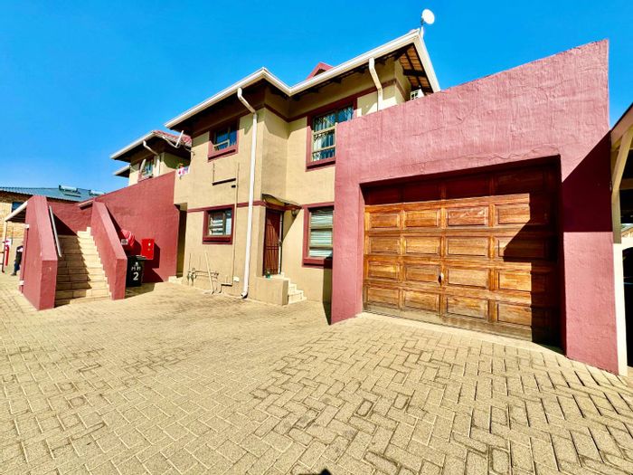 Townhouse For Sale in Alberton Central: 2 Bedrooms, garden, close to amenities.