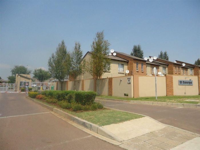 2-Bedroom Apartment For Sale in Noordwyk with Pool and Play Area Amenities.