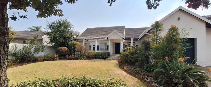 Spacious 4-Bedroom House in Alberante Ext 1 – For Sale with Garden & Lapa!