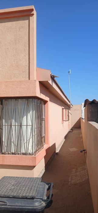 Property #2422384, House For Sale in Swakopmund Ext 10