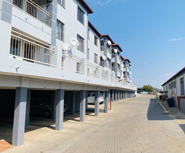Property #2418405, Apartment Rental Monthly in Constantia Kloof