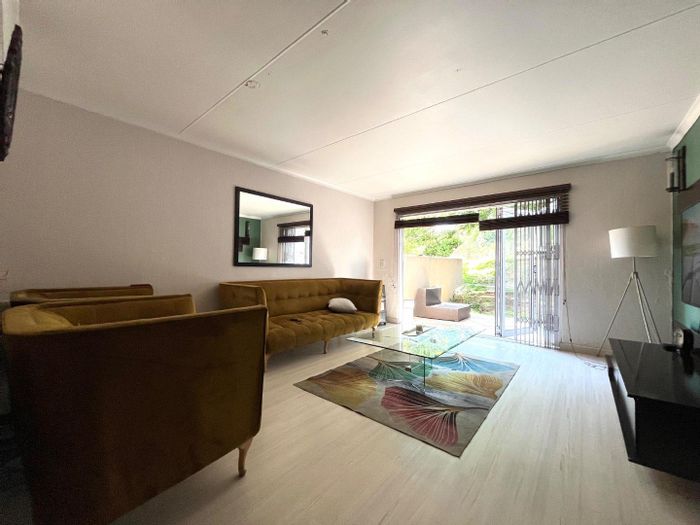 For Sale: Apartment in Rembrandt Park with river access, pool, and secure garage.