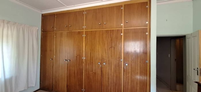 Property #2422119, House For Sale in Windhoek North