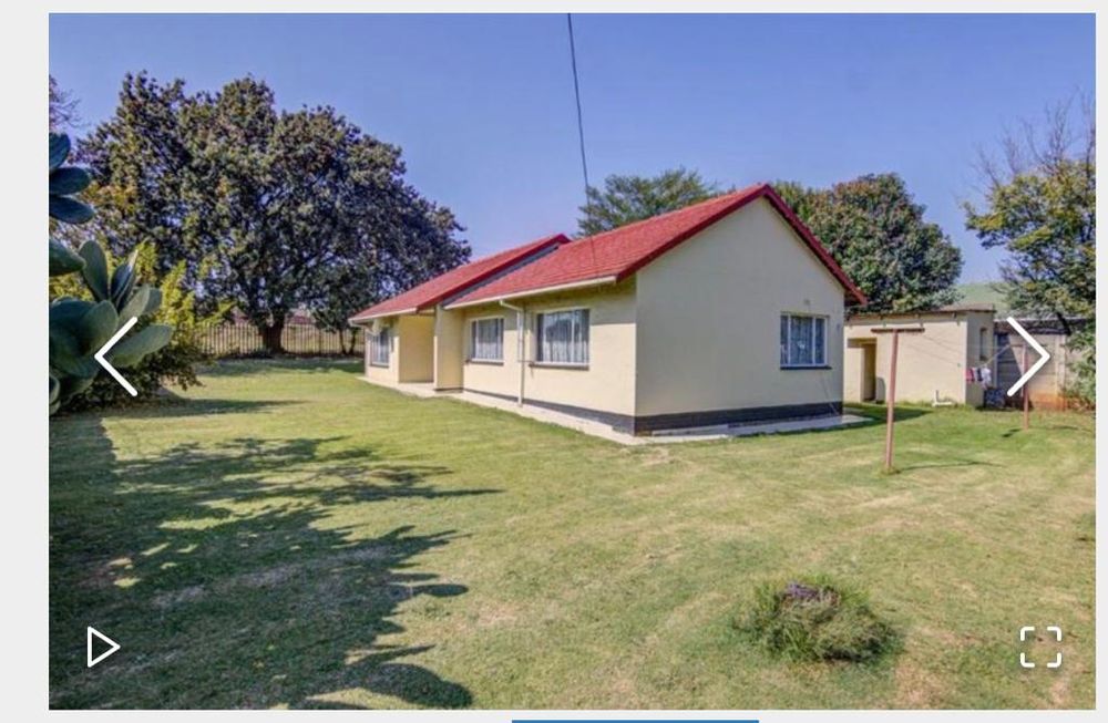 3 Bedroom house for sale in Rhodesfield, Kempton Park. Prince Khama 081 757 8836 