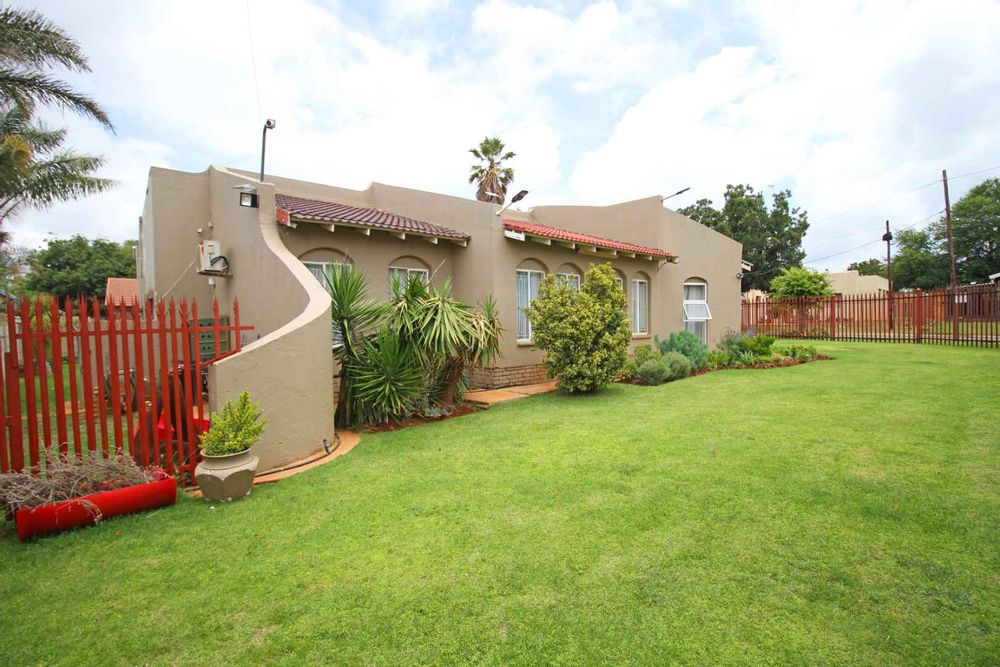 serene peace and tranquility with luscious lawn - a place to call home