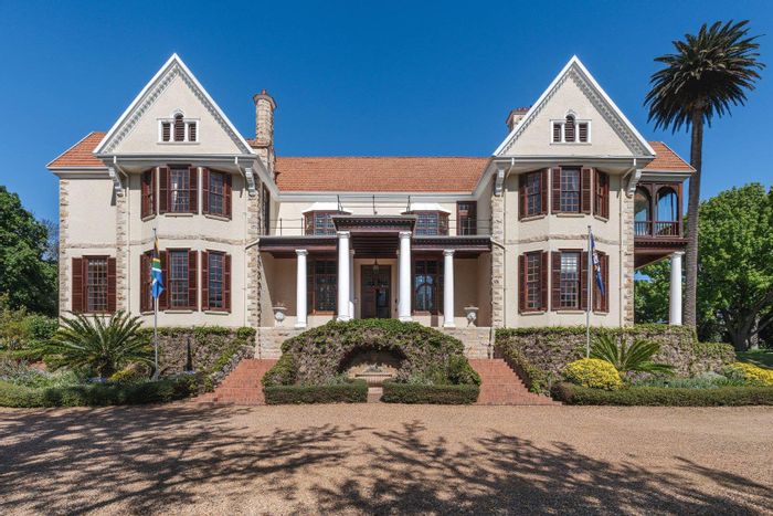 Wynberg House For Sale: 20 rooms, 11 baths, panoramic views, ample parking.