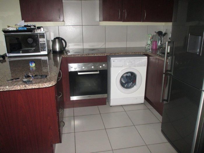 1-Bedroom Apartment To Rent in Jackal Creek Golf Estate with pool, gym, and clubhouse.