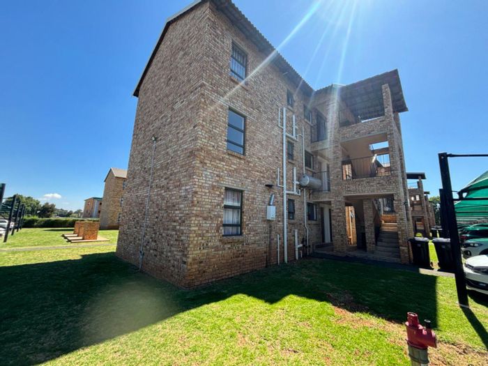For Sale: 2-bedroom apartment in Princess AH with balcony and covered parking.