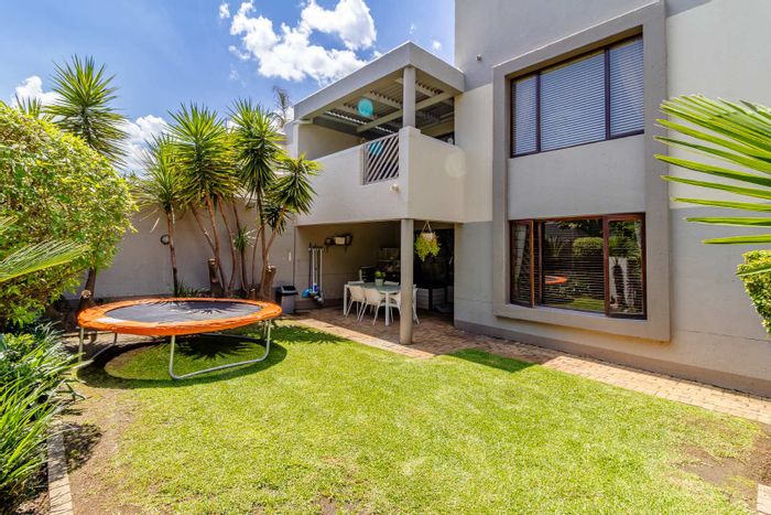 Property #2441831, Townhouse Rental Monthly in Dowerglen