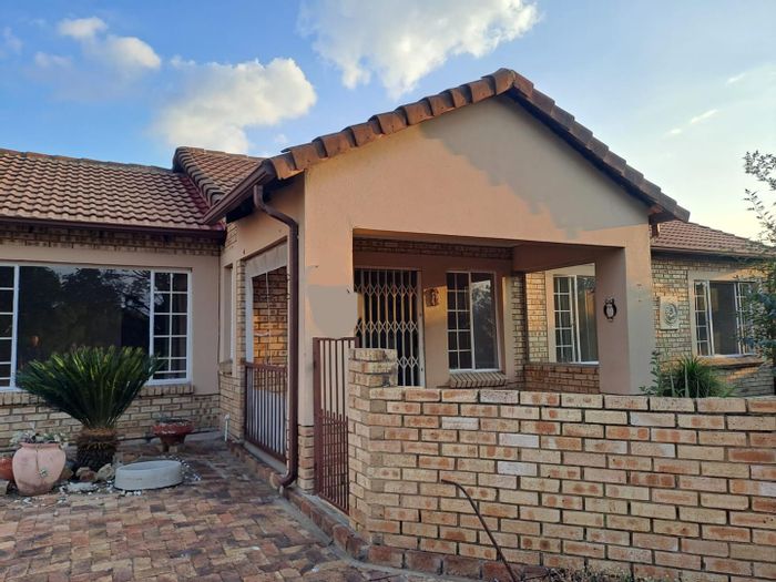 Property #2227845, Townhouse rental monthly in Sasolburg Central