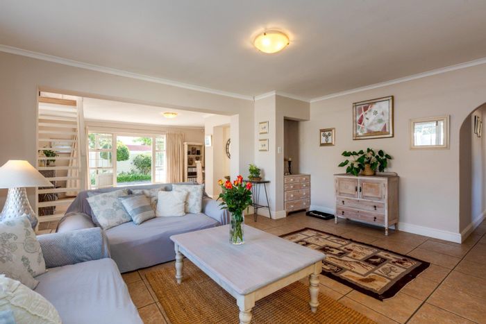 Charming Constantia Home for Sale: Ideal for Families, Dual Living, and Air BnB!