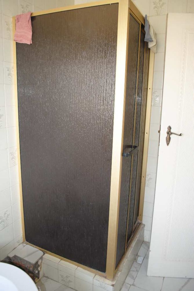 1st Bathroom (Shower and Bath)