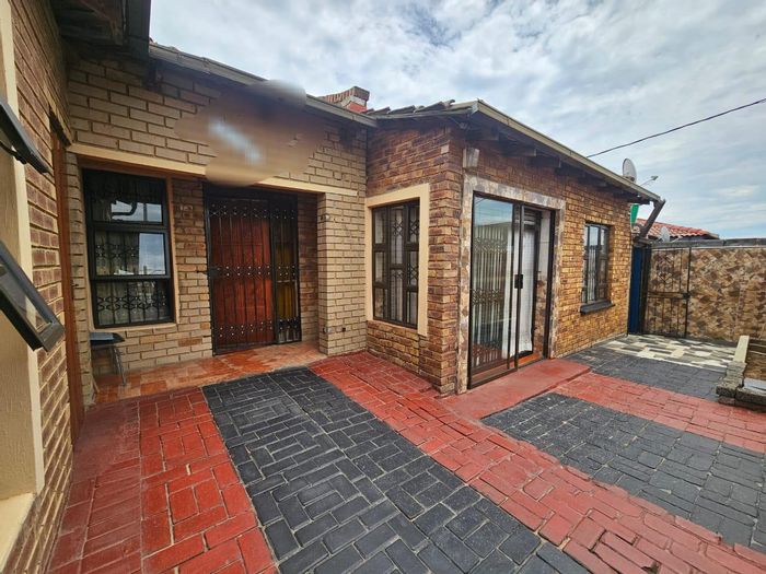 Kaalfontein Houses for sale