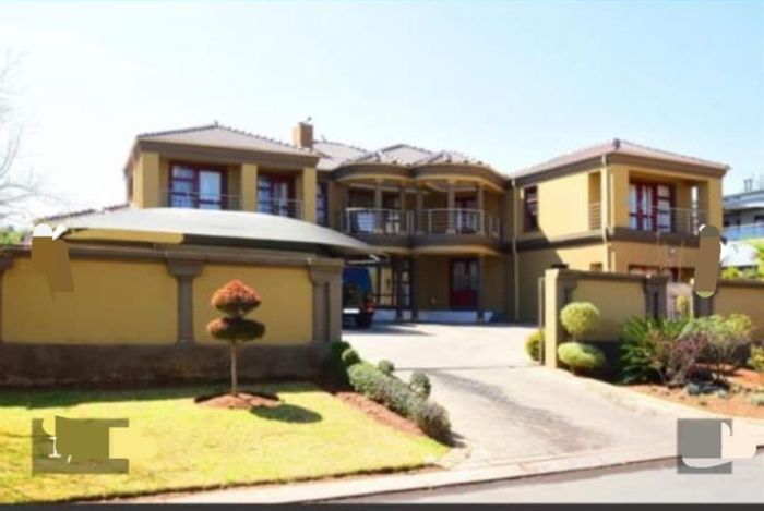 Summerset Estate House For Sale: 6 Bedrooms, Pool, Flatlet, 4 Garages in Secure Community