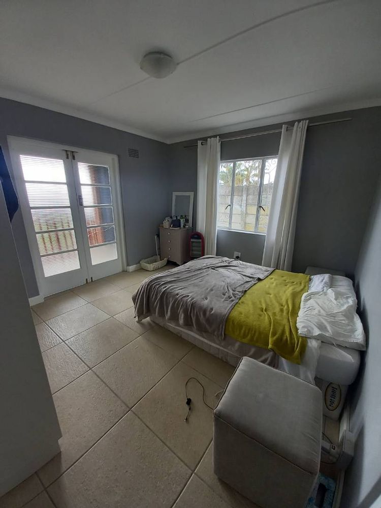 Modern flatlet master bedroom