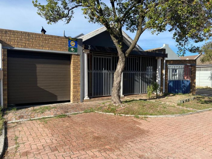 Property #2325649, House Sold in The Connifers