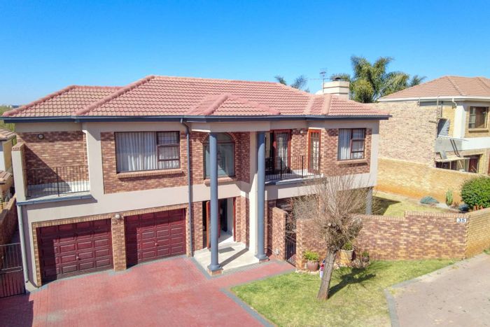 Van Riebeeck Park Cluster For Sale: Secure Estate Living with Clubhouse, Pool, and Playgrounds!