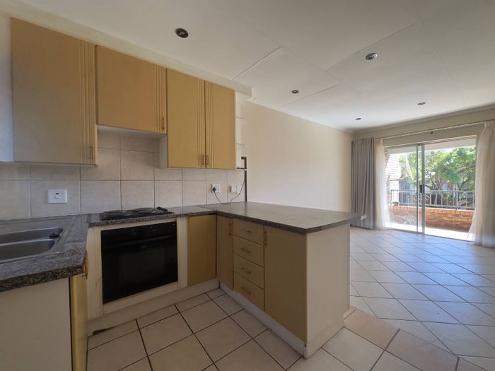 Property #2406859, Townhouse Rental Monthly in Mooikloof Ridge