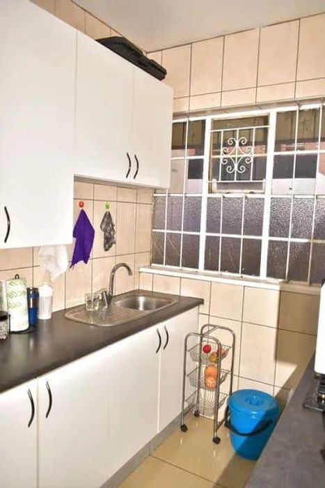 Property #2250058, Apartment for sale in Hillbrow