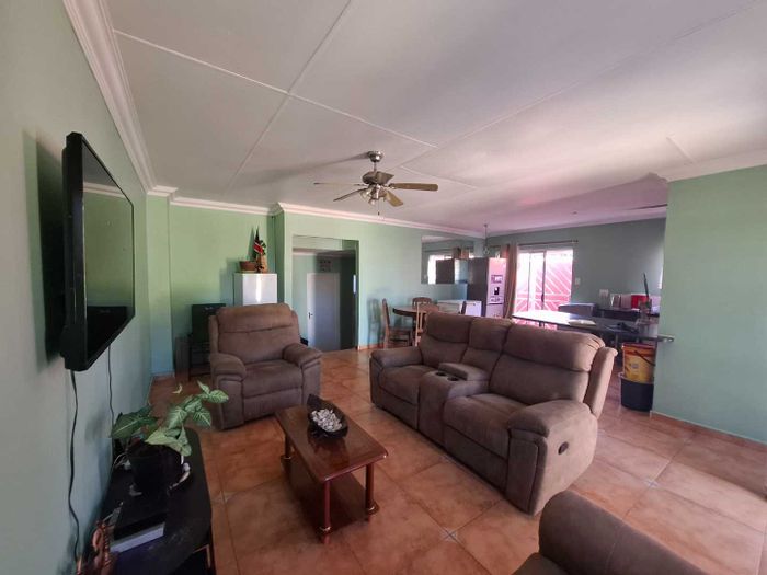 Property #2392344, House For Sale in Rocky Crest