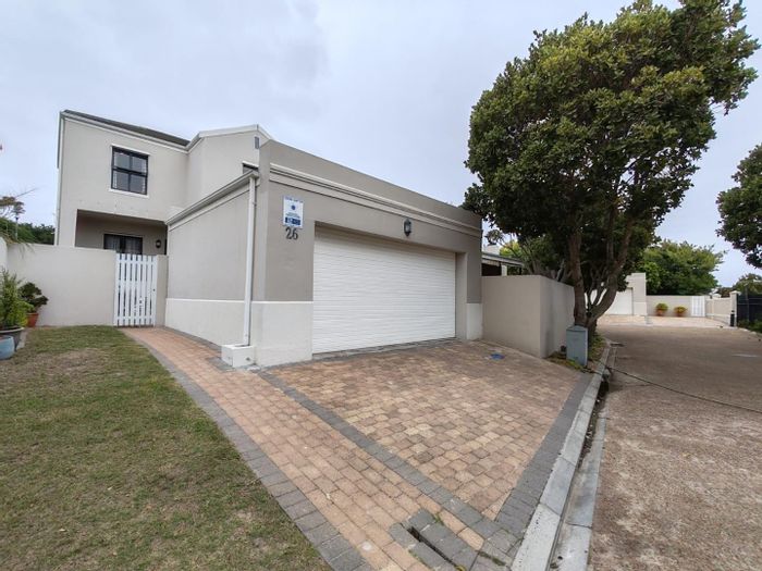 Property #2250365, House rental monthly in Royal Ascot