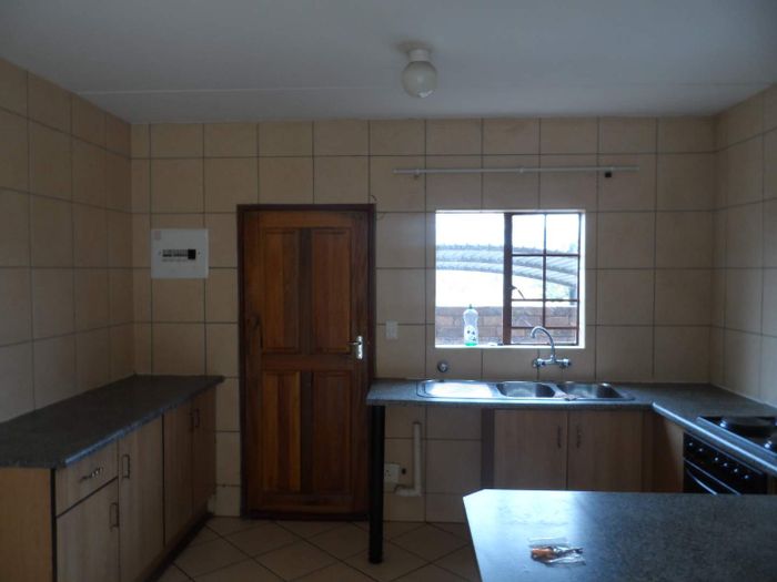 Philip Nel Park Residential properties to rent