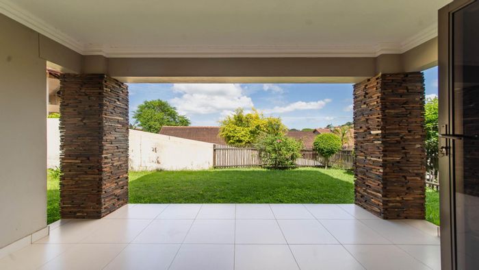 Seaward Estates House For Sale: 3 bedrooms, garden, patio, secure living.