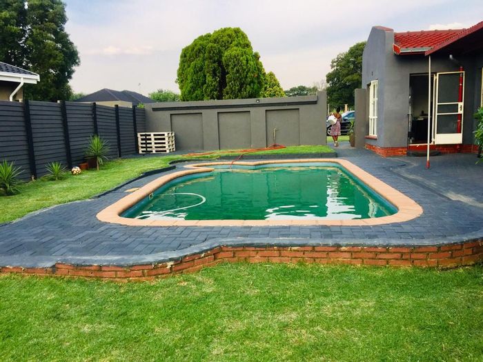 Brackendowns Property property and houses to rent in Brackendowns