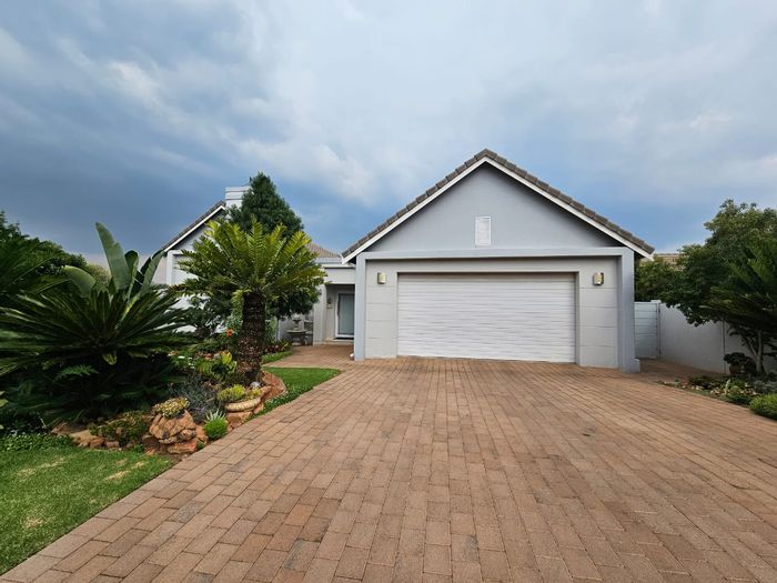 Bright, Airy House For Sale in Midlands Estate - Solar Power Included