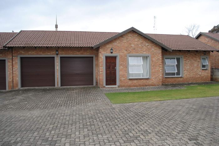 Riversdale Townhouse For Sale: 2 Bedrooms, Solar System, Double Garage, Spacious Yard.