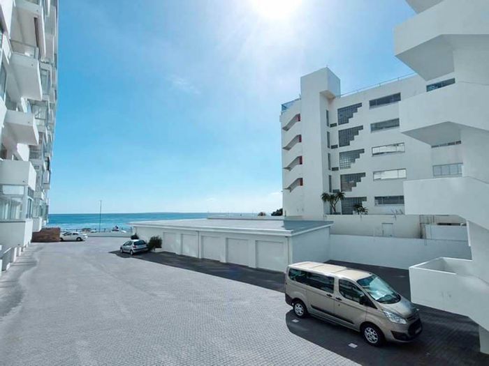 Property #2140874, Apartment rental monthly in Sea Point