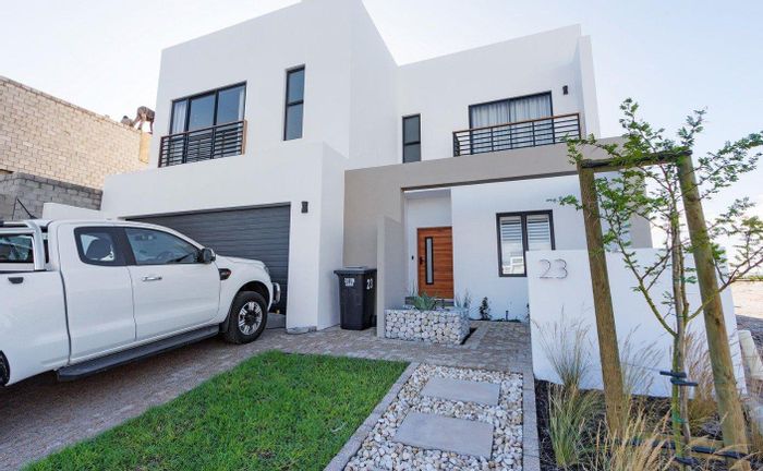Cape Farms House For Sale: 3 bedrooms, 3 bathrooms, double garage, landscaped garden.