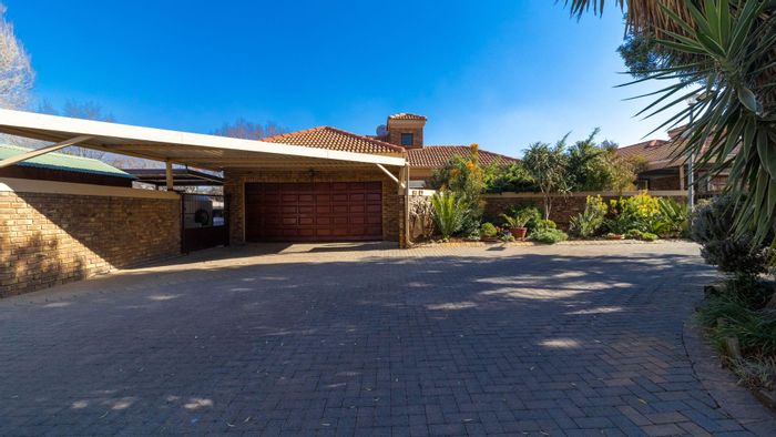 Meyersdal House For Sale: 3 beds, pool, solar power, secure complex living.