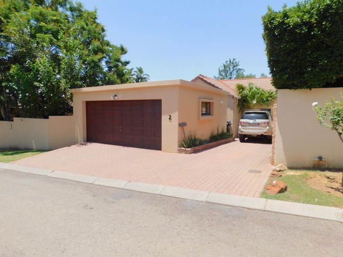 3 Bed, 2 Bath Cluster Home to Rent in Douglasdale with secure garden and garage.